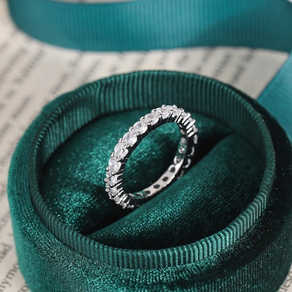 Sliver diamond ring - Picture 4 of 4